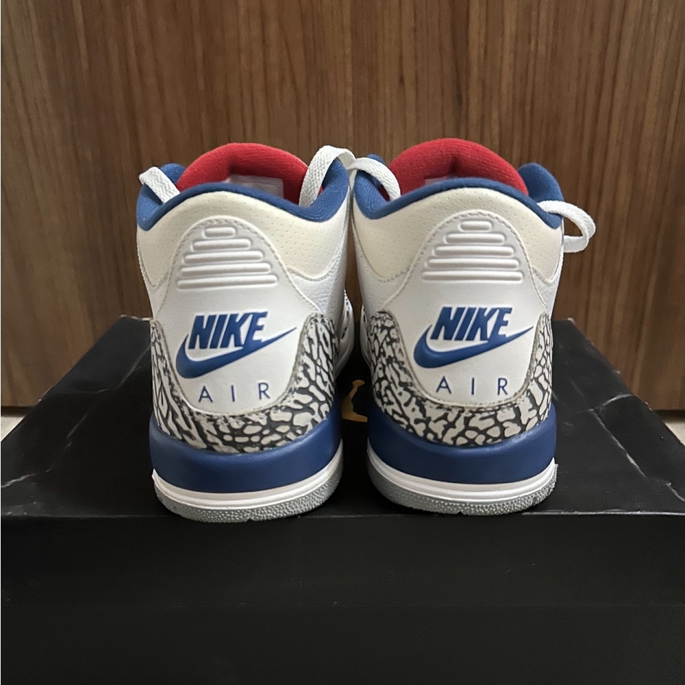 Jordan 3 retro. Og BG true blue. Size 5.5 junior. - Picture 5 of 5